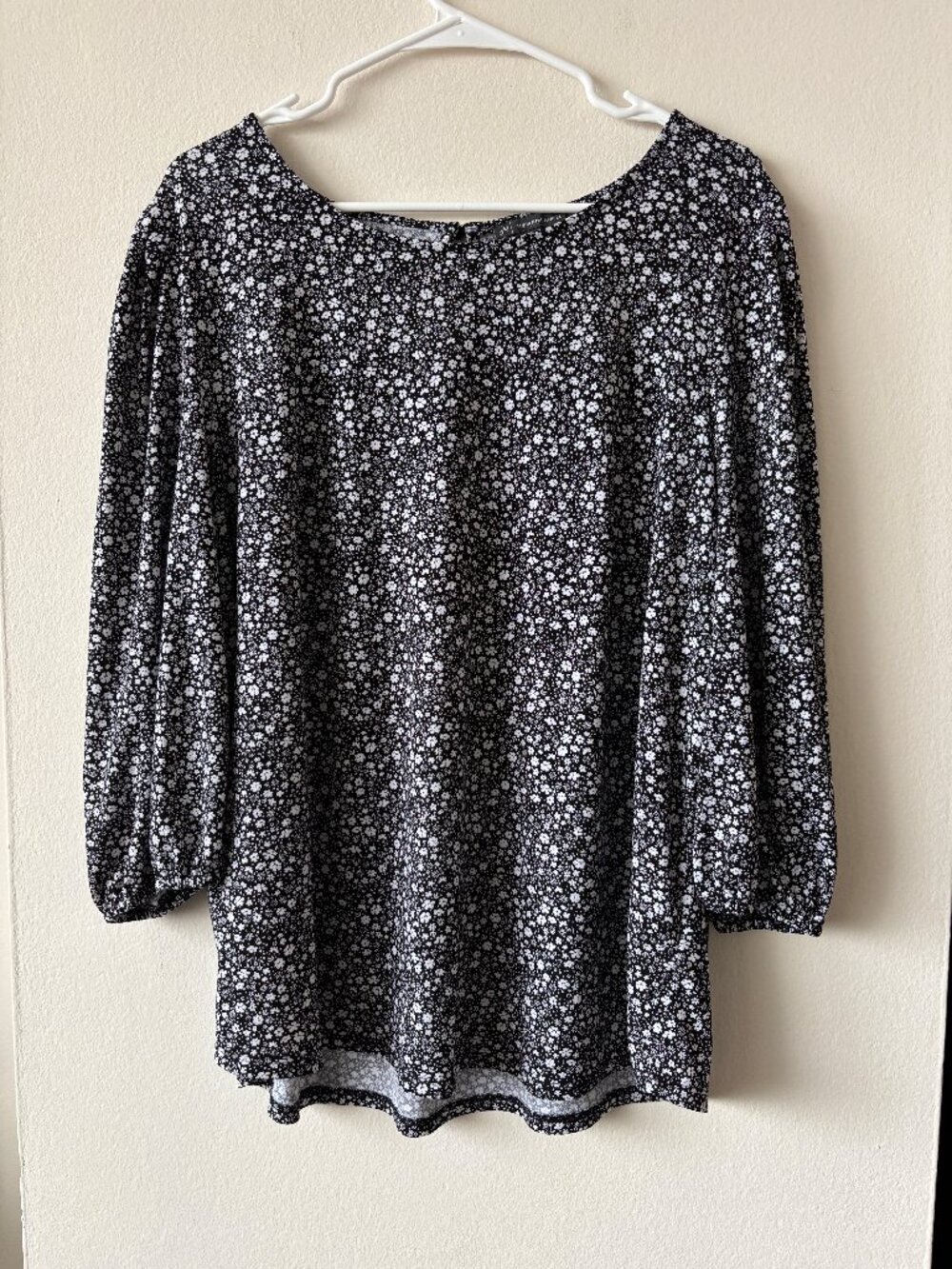 Adrianna Papell Black Floral Printed Long Sleeve Top - Size 1X